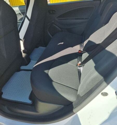 Білий Рено Зое, об'ємом двигуна 0 л та пробігом 31 тис. км за 11700 $, фото 8 на Automoto.ua