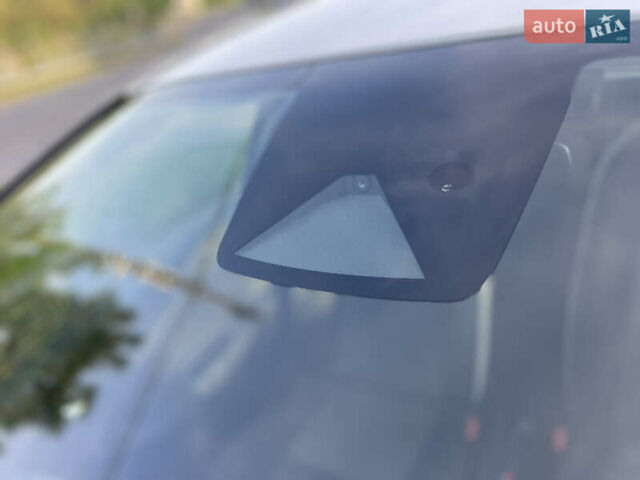 Белый Рено Зое, объемом двигателя 0 л и пробегом 106 тыс. км за 12299 $, фото 26 на Automoto.ua