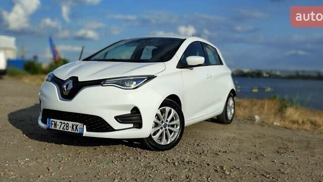 Білий Рено Зое, об'ємом двигуна 0 л та пробігом 141 тис. км за 11300 $, фото 2 на Automoto.ua
