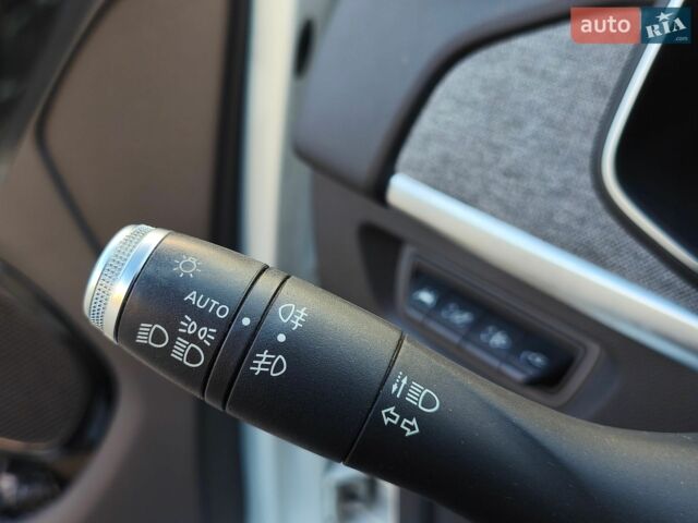Белый Рено Зое, объемом двигателя 0 л и пробегом 34 тыс. км за 13900 $, фото 26 на Automoto.ua