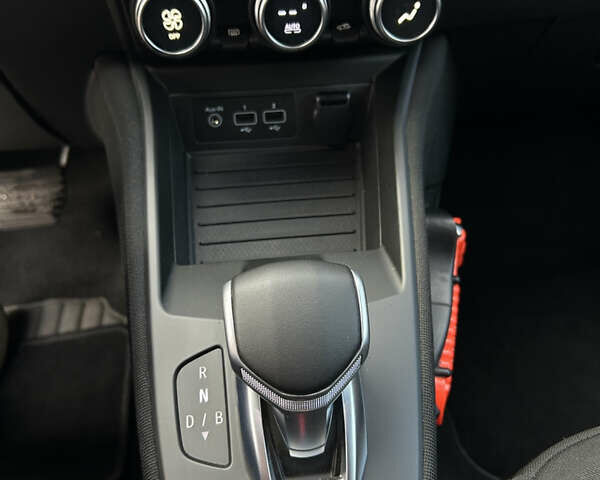 Белый Рено Зое, объемом двигателя 0 л и пробегом 52 тыс. км за 11590 $, фото 18 на Automoto.ua