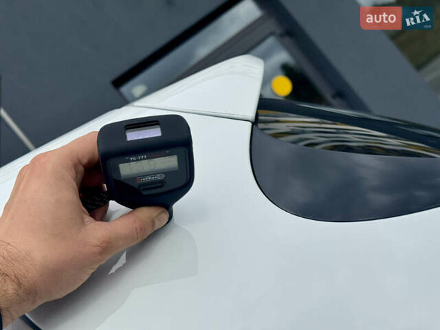 Белый Рено Зое, объемом двигателя 0 л и пробегом 70 тыс. км за 12999 $, фото 56 на Automoto.ua