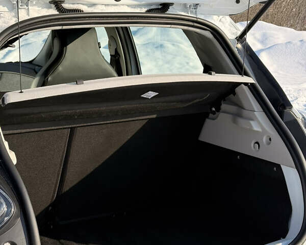 Білий Рено Зое, об'ємом двигуна 0 л та пробігом 27 тис. км за 12990 $, фото 29 на Automoto.ua