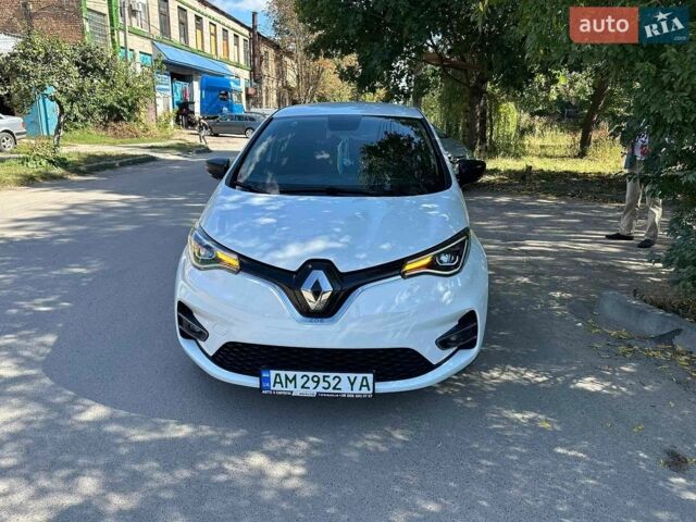 Білий Рено Зое, об'ємом двигуна 0 л та пробігом 33 тис. км за 14000 $, фото 6 на Automoto.ua