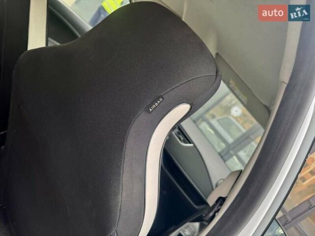 Белый Рено Зое, объемом двигателя 0 л и пробегом 86 тыс. км за 10850 $, фото 97 на Automoto.ua