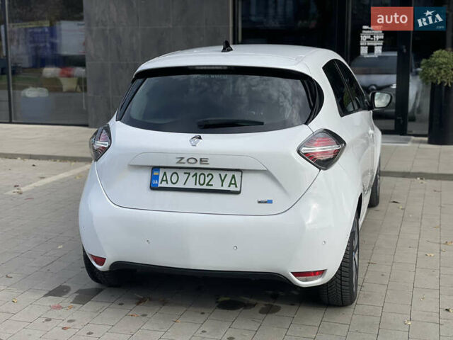 Белый Рено Зое, объемом двигателя 0 л и пробегом 106 тыс. км за 12299 $, фото 12 на Automoto.ua