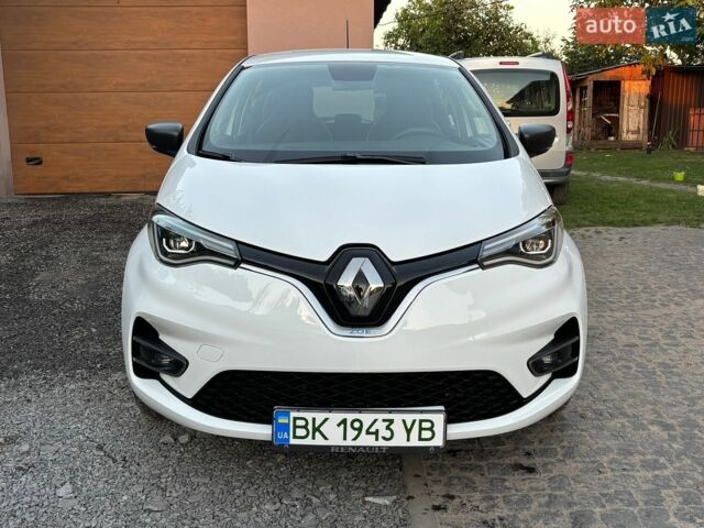 Белый Рено Зое, объемом двигателя 0 л и пробегом 90 тыс. км за 11799 $, фото 5 на Automoto.ua