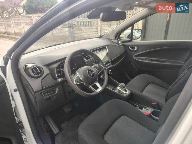 Білий Рено Зое, об'ємом двигуна 0 л та пробігом 42 тис. км за 12300 $, фото 8 на Automoto.ua