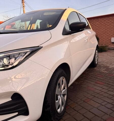 Белый Рено Зое, объемом двигателя 0 л и пробегом 41 тыс. км за 12800 $, фото 5 на Automoto.ua