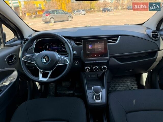 Белый Рено Зое, объемом двигателя 0 л и пробегом 102 тыс. км за 10600 $, фото 8 на Automoto.ua