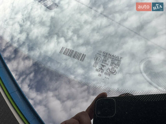 Білий Рено Зое, об'ємом двигуна 0 л та пробігом 84 тис. км за 11999 $, фото 18 на Automoto.ua