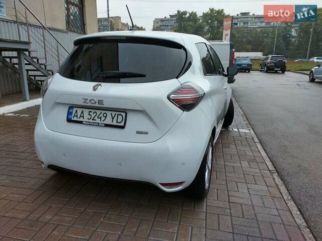 Белый Рено Зое, объемом двигателя 0 л и пробегом 112 тыс. км за 12400 $, фото 1 на Automoto.ua