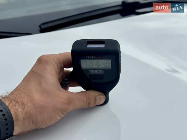 Белый Рено Зое, объемом двигателя 0 л и пробегом 70 тыс. км за 12999 $, фото 45 на Automoto.ua