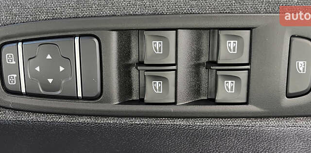 Белый Рено Зое, объемом двигателя 0 л и пробегом 88 тыс. км за 13650 $, фото 24 на Automoto.ua