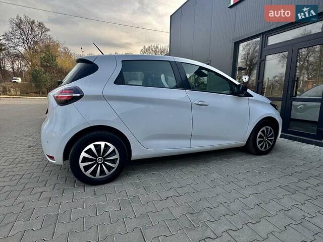 Белый Рено Зое, объемом двигателя 0 л и пробегом 86 тыс. км за 10850 $, фото 60 на Automoto.ua