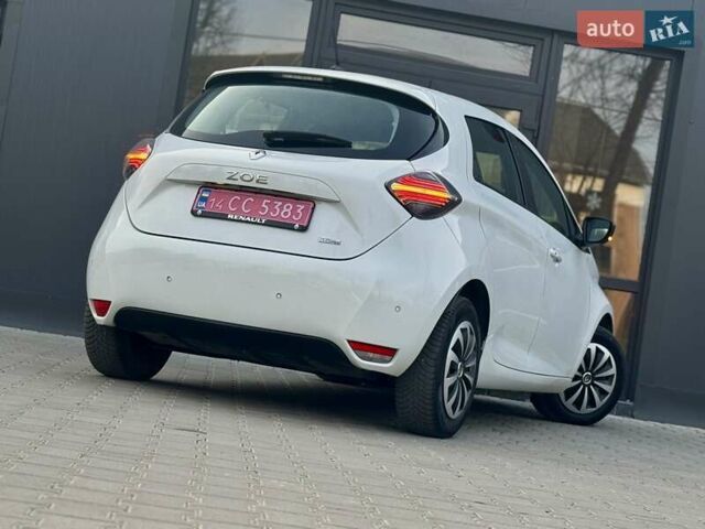 Белый Рено Зое, объемом двигателя 0 л и пробегом 85 тыс. км за 11150 $, фото 58 на Automoto.ua