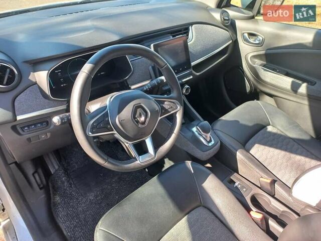 Белый Рено Зое, объемом двигателя 0 л и пробегом 19 тыс. км за 8900 $, фото 22 на Automoto.ua
