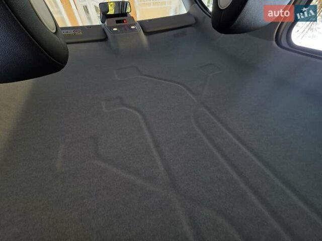 Белый Рено Зое, объемом двигателя 0 л и пробегом 85 тыс. км за 12999 $, фото 30 на Automoto.ua