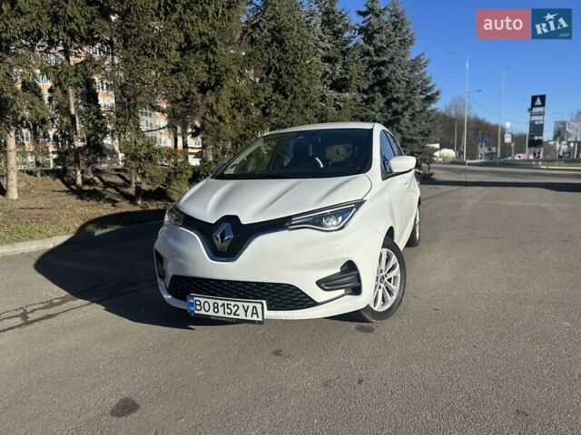 Белый Рено Зое, объемом двигателя 0 л и пробегом 83 тыс. км за 11999 $, фото 55 на Automoto.ua