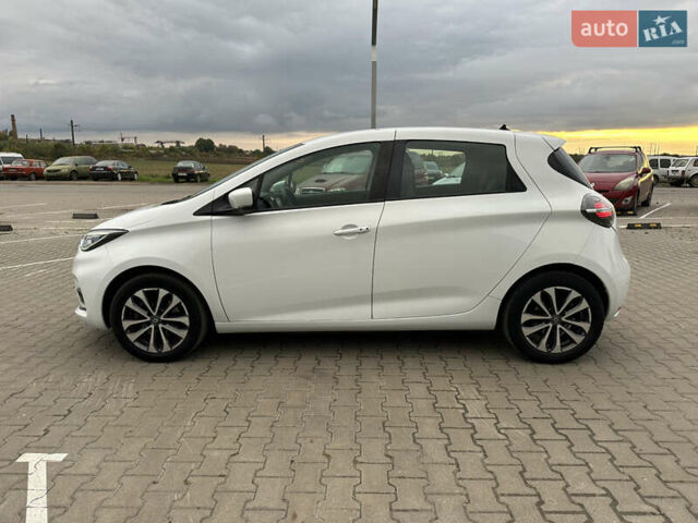 Белый Рено Зое, объемом двигателя 0 л и пробегом 88 тыс. км за 12300 $, фото 5 на Automoto.ua