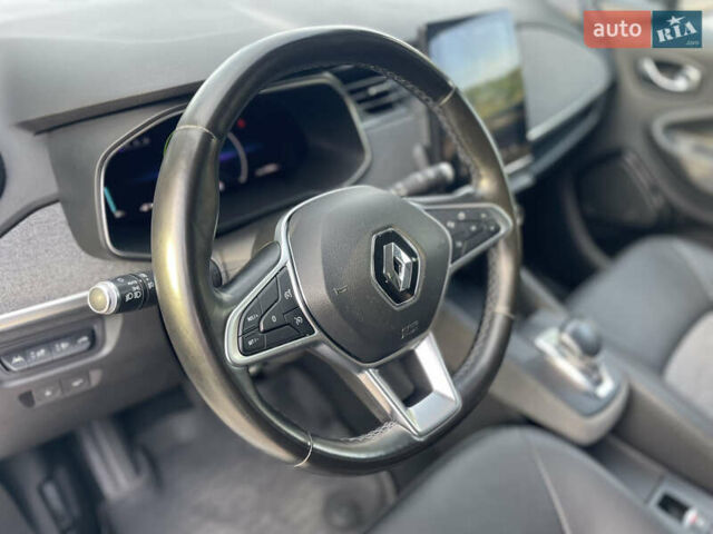 Белый Рено Зое, объемом двигателя 0 л и пробегом 106 тыс. км за 12299 $, фото 33 на Automoto.ua