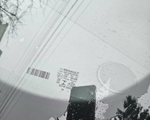 Белый Рено Зое, объемом двигателя 0 л и пробегом 28 тыс. км за 11800 $, фото 36 на Automoto.ua