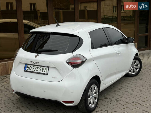 Белый Рено Зое, объемом двигателя 0 л и пробегом 31 тыс. км за 11999 $, фото 20 на Automoto.ua