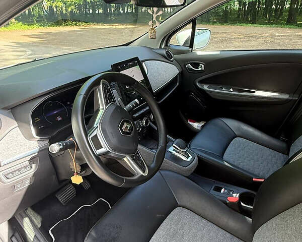 Белый Рено Зое, объемом двигателя 0 л и пробегом 74 тыс. км за 13499 $, фото 9 на Automoto.ua