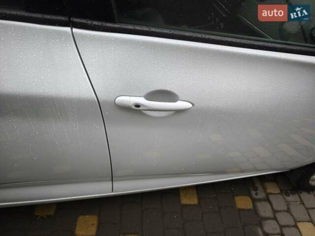 Белый Рено Зое, объемом двигателя 0 л и пробегом 59 тыс. км за 13200 $, фото 40 на Automoto.ua