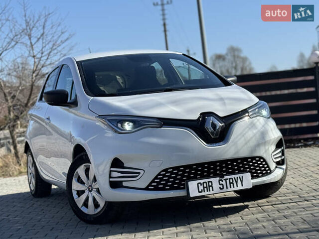 Белый Рено Зое, объемом двигателя 0 л и пробегом 105 тыс. км за 11900 $, фото 9 на Automoto.ua