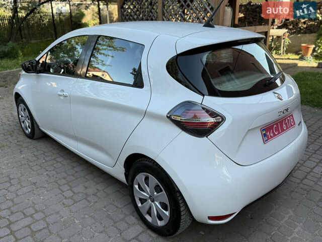 Белый Рено Зое, объемом двигателя 0 л и пробегом 44 тыс. км за 11999 $, фото 4 на Automoto.ua
