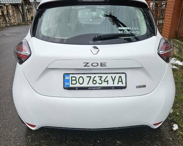 Белый Рено Зое, объемом двигателя 0 л и пробегом 28 тыс. км за 11800 $, фото 3 на Automoto.ua