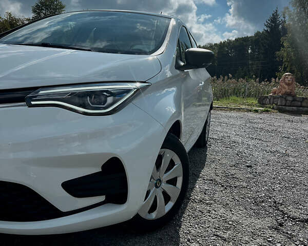 Белый Рено Зое, объемом двигателя 0 л и пробегом 67 тыс. км за 12300 $, фото 15 на Automoto.ua