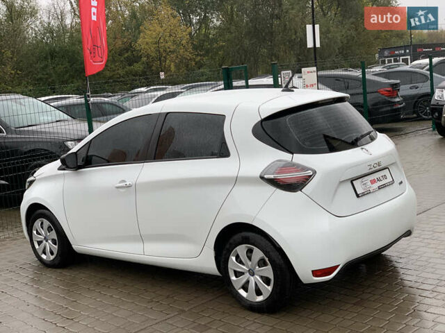 Белый Рено Зое, объемом двигателя 0 л и пробегом 47 тыс. км за 12499 $, фото 18 на Automoto.ua