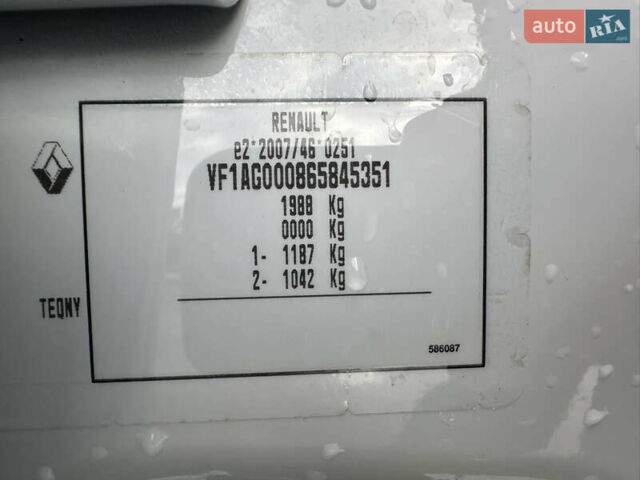 Білий Рено Зое, об'ємом двигуна 0 л та пробігом 36 тис. км за 12400 $, фото 39 на Automoto.ua