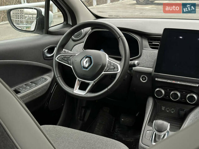 Білий Рено Зое, об'ємом двигуна 0 л та пробігом 77 тис. км за 12990 $, фото 9 на Automoto.ua