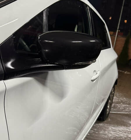 Белый Рено Зое, объемом двигателя 0 л и пробегом 54 тыс. км за 13500 $, фото 9 на Automoto.ua