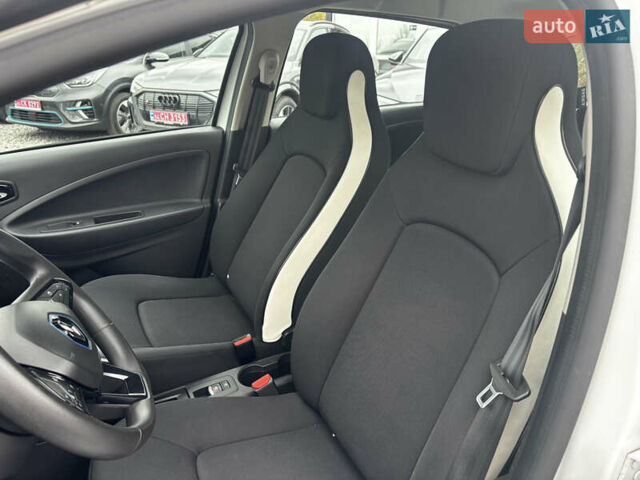 Белый Рено Зое, объемом двигателя 0 л и пробегом 41 тыс. км за 11600 $, фото 26 на Automoto.ua
