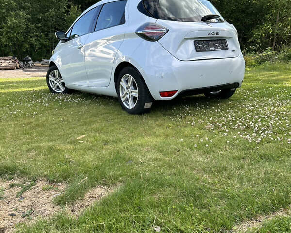 Білий Рено Зое, об'ємом двигуна 0 л та пробігом 102 тис. км за 11300 $, фото 29 на Automoto.ua