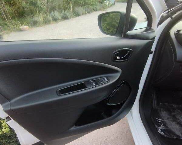 Рено Зое 2020 в Виннице на Automoto.ua Белый Рено Зое, объемом двигателя 0 л и пробегом 34 тыс. км за 13500 $, фото 65 на Automoto.ua