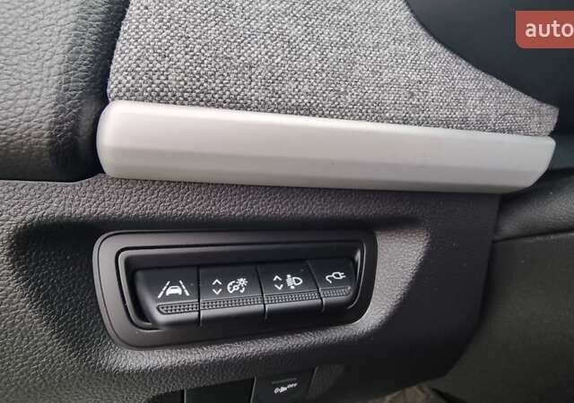 Білий Рено Зое, об'ємом двигуна 0 л та пробігом 78 тис. км за 11800 $, фото 20 на Automoto.ua