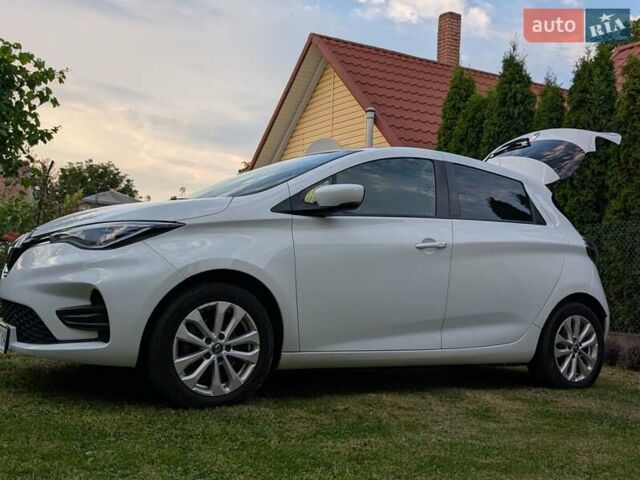Белый Рено Зое, объемом двигателя 0 л и пробегом 56 тыс. км за 12500 $, фото 29 на Automoto.ua