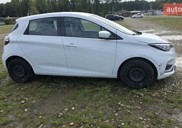 Белый Рено Зое, объемом двигателя 0 л и пробегом 111 тыс. км за 10900 $, фото 4 на Automoto.ua