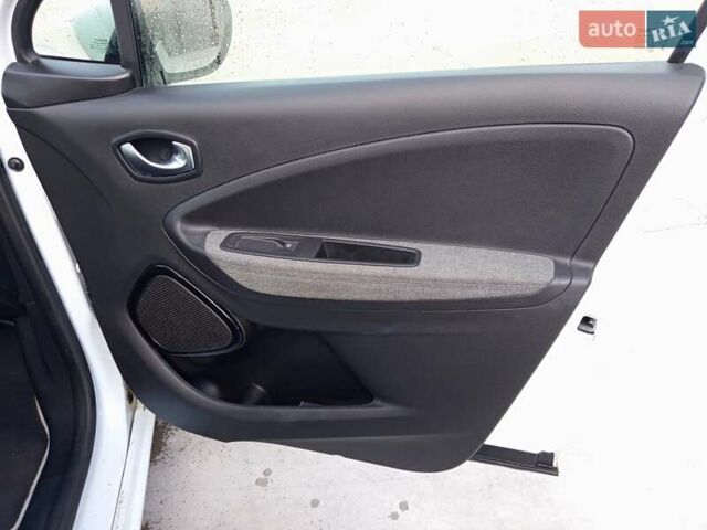 Рено Зое 2020 в Ходорів на Automoto.ua Белый Рено Зое, объемом двигателя 0 л и пробегом 46 тыс. км за 12800 $, фото 25 на Automoto.ua