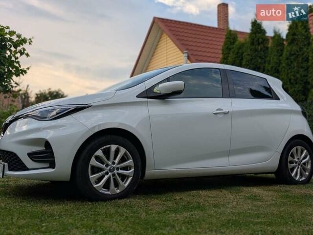 Белый Рено Зое, объемом двигателя 0 л и пробегом 56 тыс. км за 12500 $, фото 23 на Automoto.ua