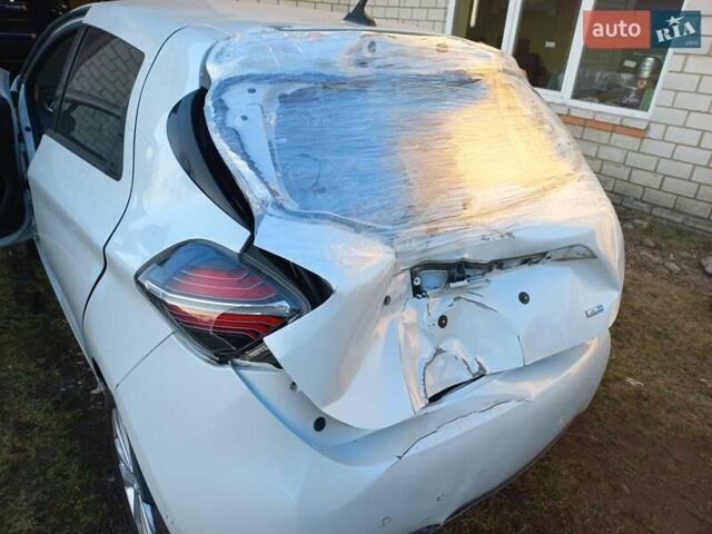 Белый Рено Зое, объемом двигателя 0 л и пробегом 19 тыс. км за 8900 $, фото 9 на Automoto.ua