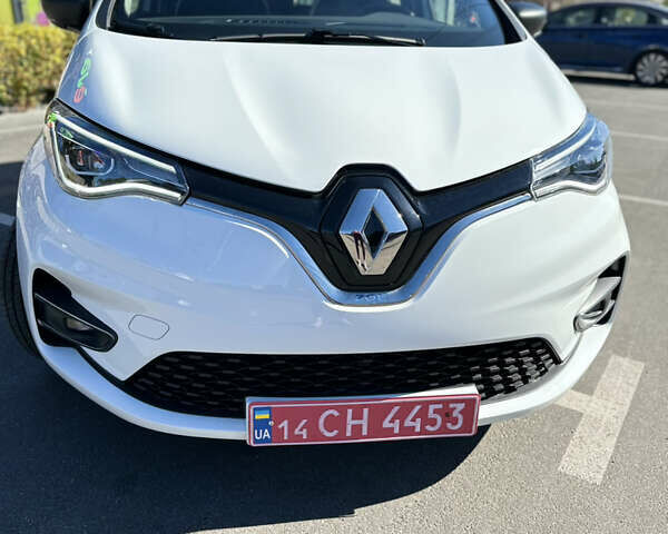 Белый Рено Зое, объемом двигателя 0 л и пробегом 7 тыс. км за 12999 $, фото 2 на Automoto.ua