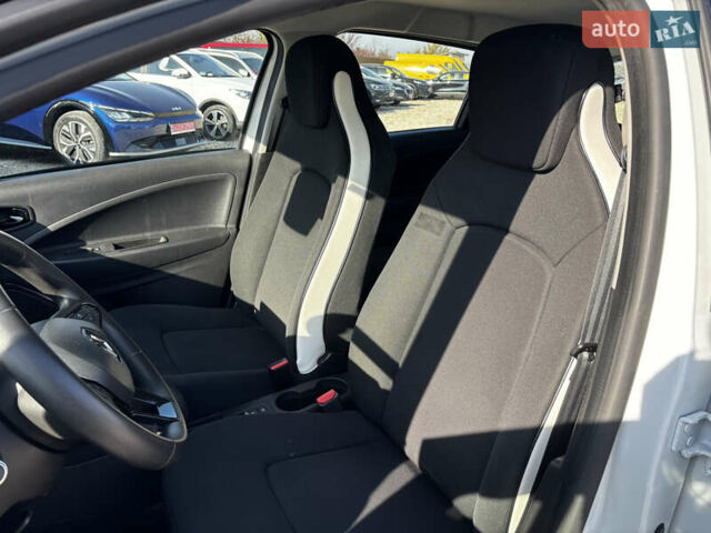 Рено Зое 2020 в Львове на Automoto.ua Белый Рено Зое, объемом двигателя 0 л и пробегом 44 тыс. км за 11500 $, фото 16 на Automoto.ua