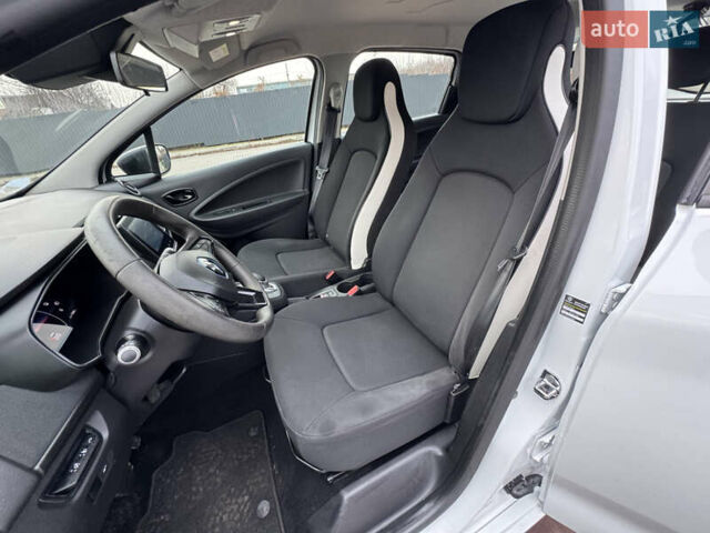Белый Рено Зое, объемом двигателя 0 л и пробегом 116 тыс. км за 11499 $, фото 13 на Automoto.ua