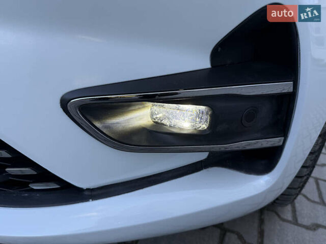 Білий Рено Зое, об'ємом двигуна 0 л та пробігом 23 тис. км за 13150 $, фото 62 на Automoto.ua